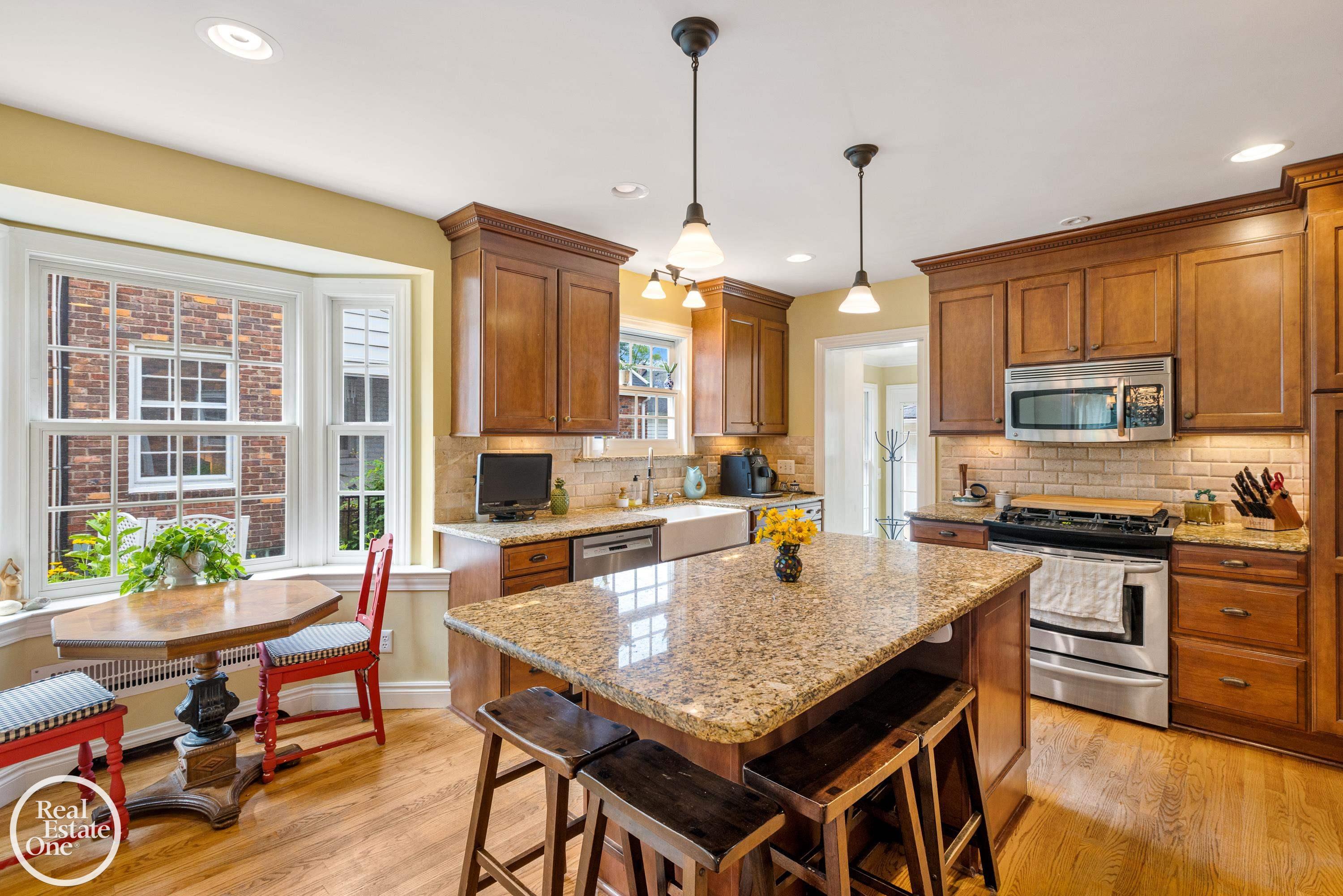 287 McMillan Road Grosse Pointe, MI 48236 - Photo 17 of 57 50145562-8cdad58a-a02a-428e-bfeb-d7f10ce1b937.JPG