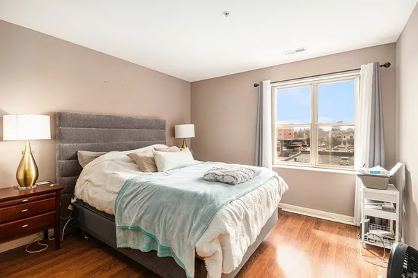 $1,575 | 57 East Hattendorf Avenue, Unit 304, Roselle, IL 60172