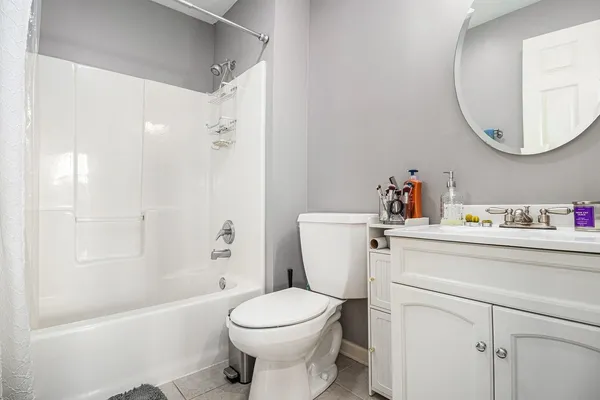 $1,575 | 57 East Hattendorf Avenue, Unit 304, Roselle, IL 60172