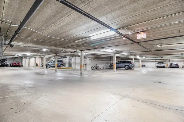 $1,575 | 57 East Hattendorf Avenue, Unit 304, Roselle, IL 60172