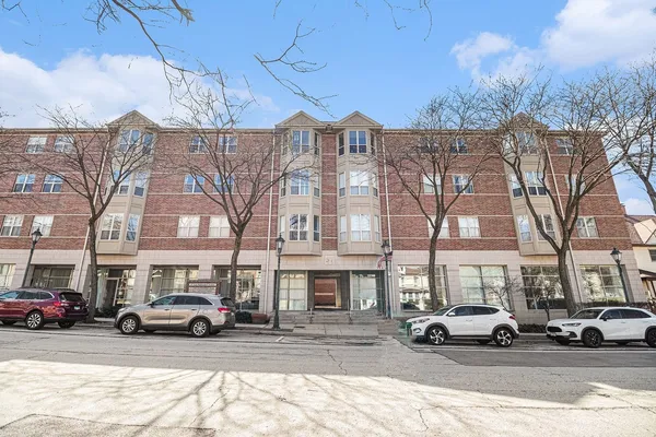 $1,575 | 57 East Hattendorf Avenue, Unit 304, Roselle, IL 60172