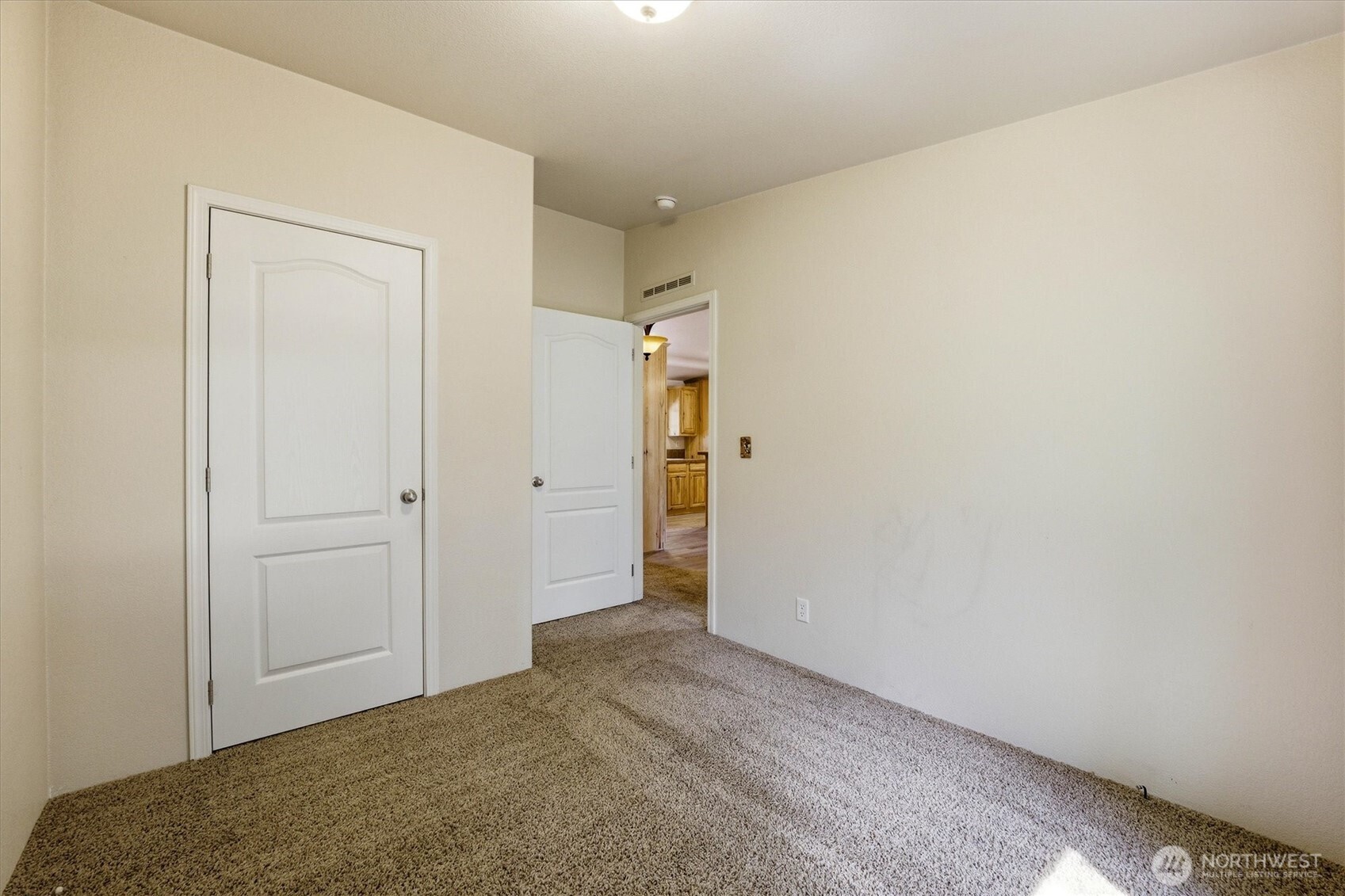 1142 Driskill Road Newport, WA 99156 - Photo 22 of 40 a view of an empty room