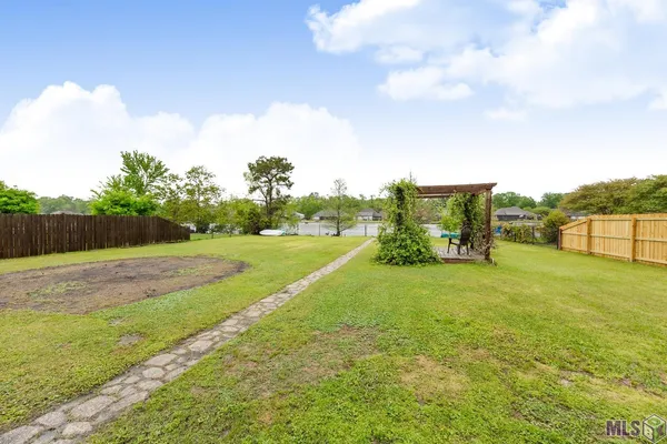 $319,900 | 12485 Timberwood Drive, Walker, LA 70785