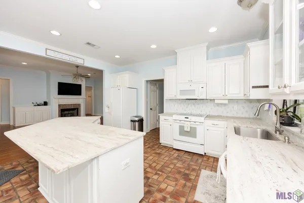 $319,900 | 12485 Timberwood Drive, Walker, LA 70785