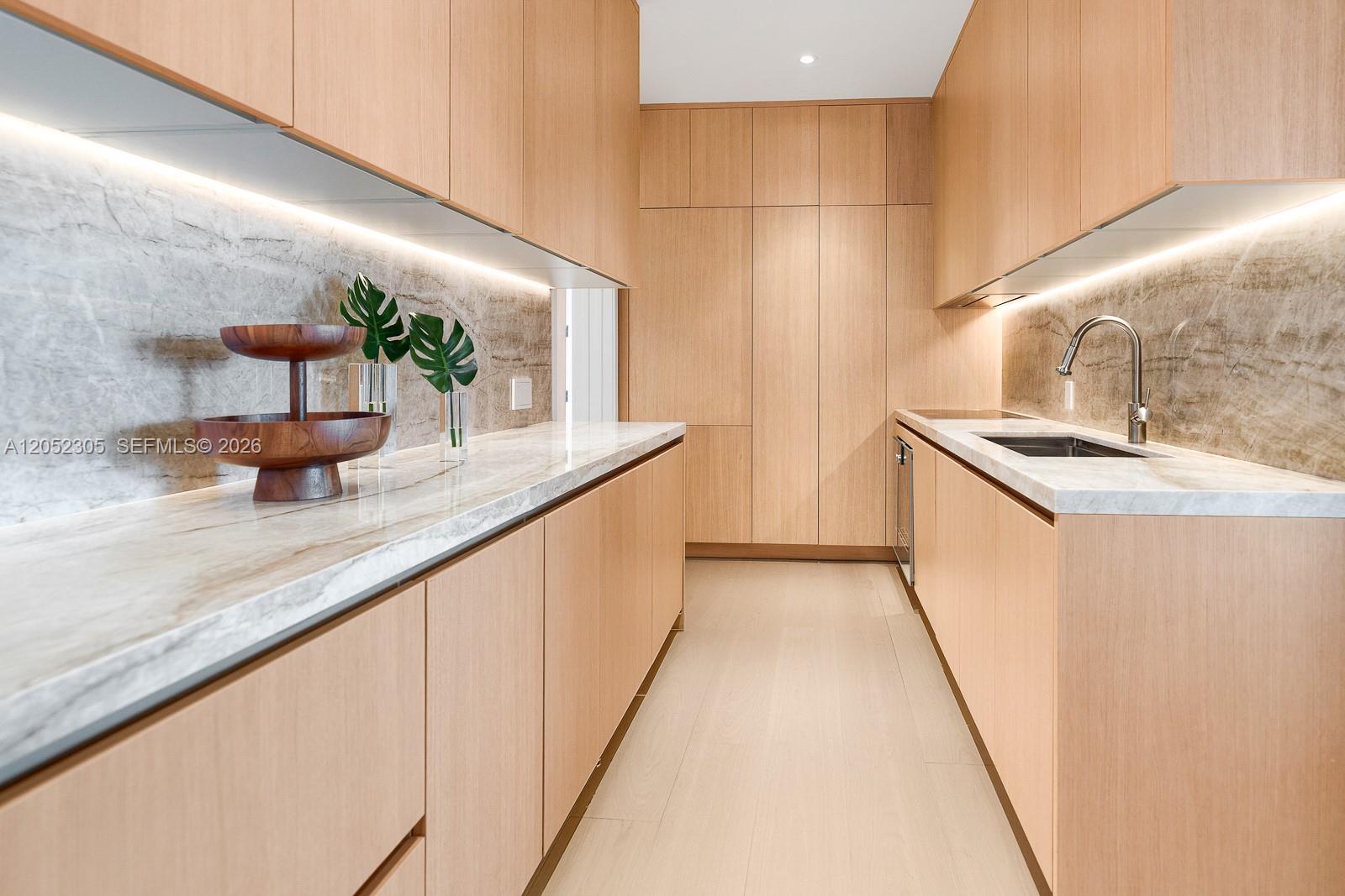500 Alton Road, Unit PH4701 Miami Beach, FL 33139 - Photo 11 of 117 Gallery Image 11