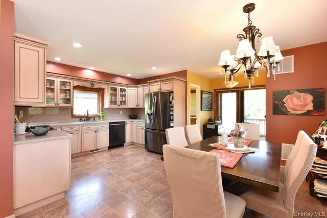 $850,000 | 385 Oceanside Parkway, Oceanside, NY 11572