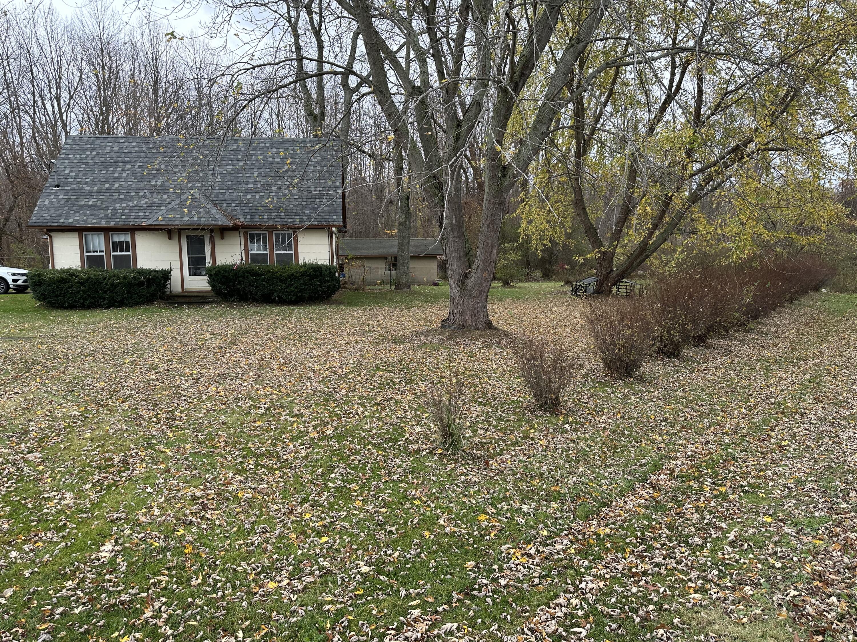 2512 Coloma Road Benton Harbor, MI 49022 - Photo 5 of 29 IMG_2933