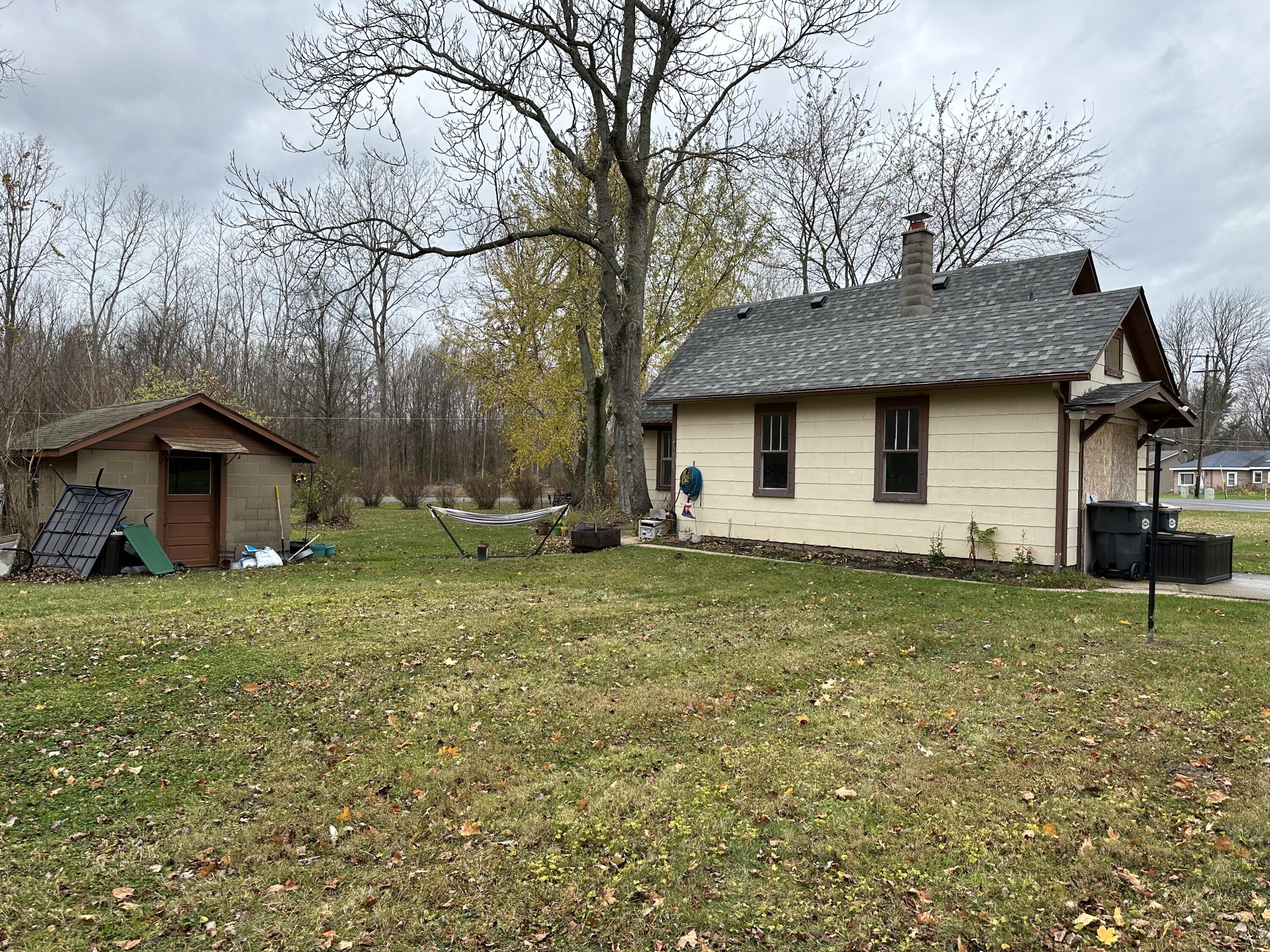 2512 Coloma Road Benton Harbor, MI 49022 - Photo 6 of 29 IMG_2938