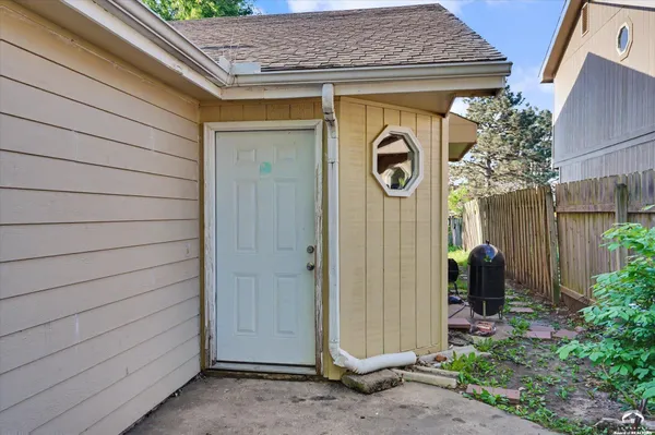 $215,000 | 4015 Overland Drive, Lawrence, KS 66049