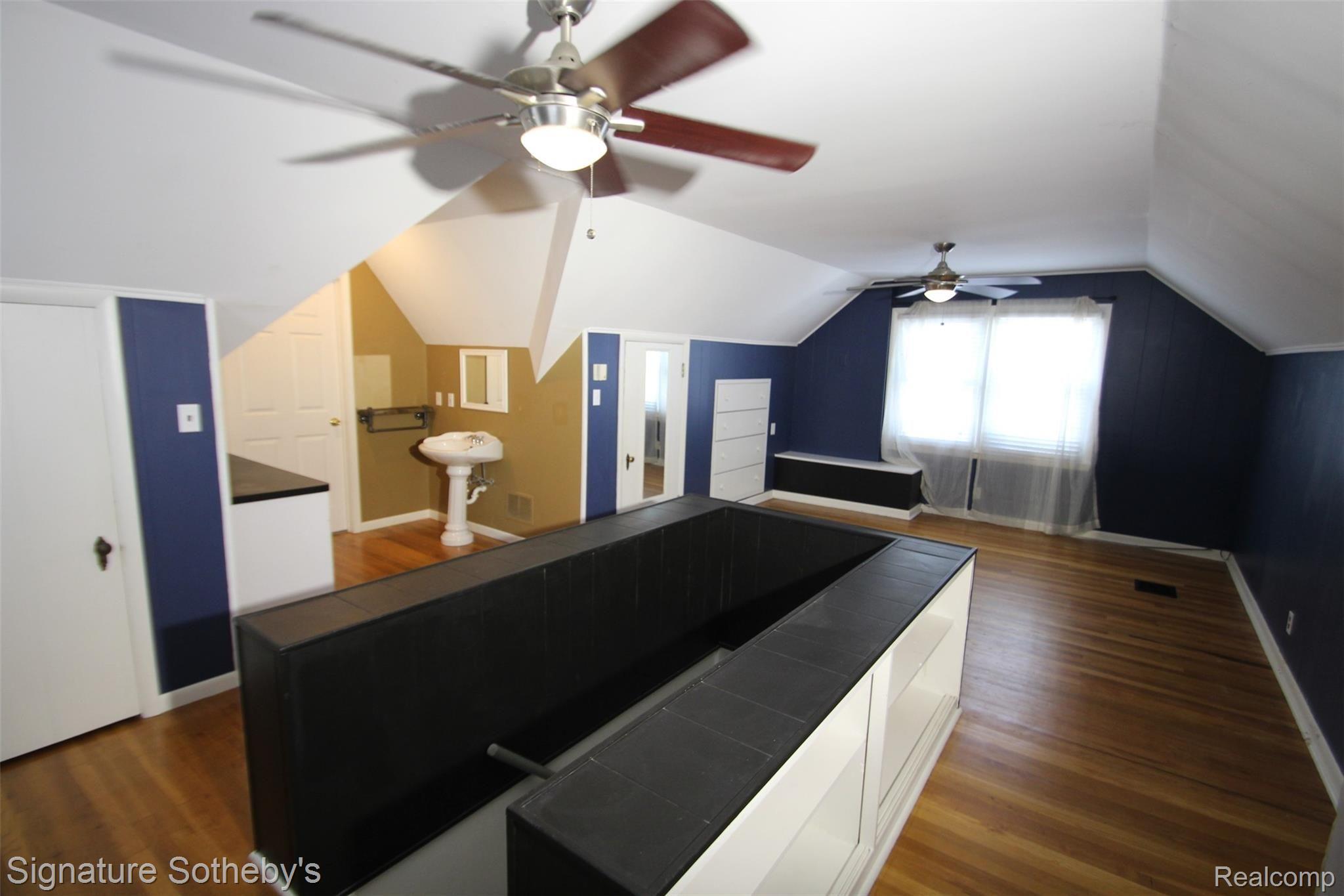1950 Dorothea Road Berkley, MI 48072 - Photo 22 of 41 15 Master Suite1.JPG