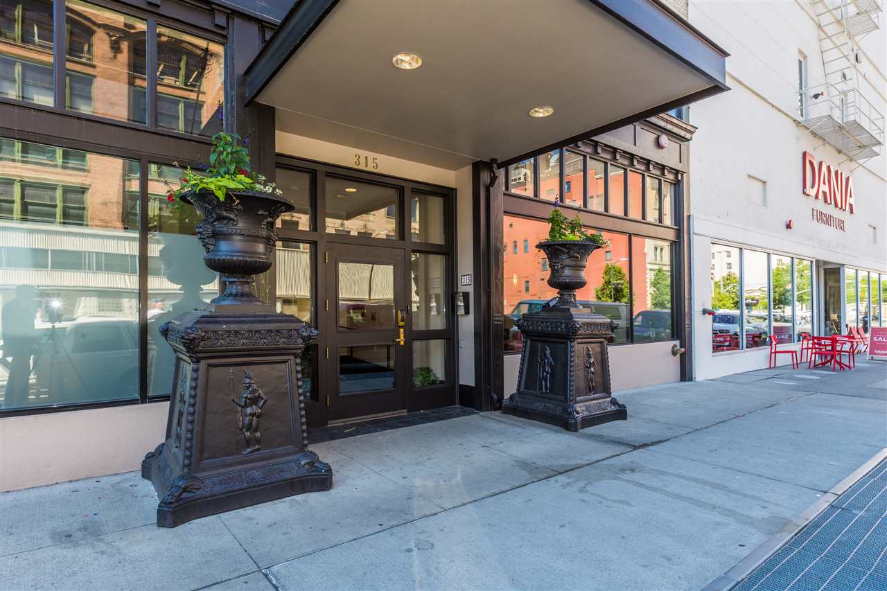 315 West Riverside Avenue, Unit 404 Spokane, WA 99201 - Photo 1 of 20