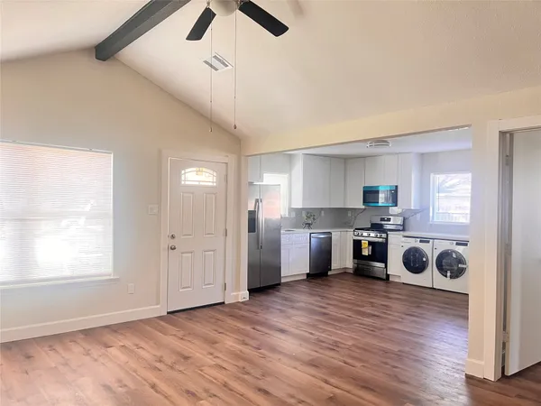 $1,900 | 4641 Orange Circle South, Pearland, TX 77581