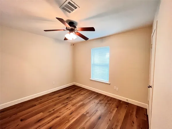 $1,900 | 4641 Orange Circle South, Pearland, TX 77581