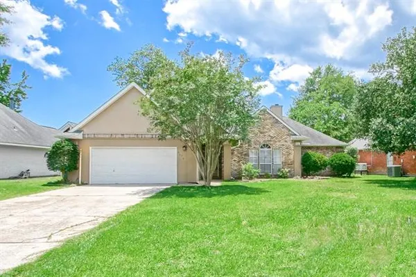 $2,600 | 3070 Pine Place, Mandeville, LA 70448