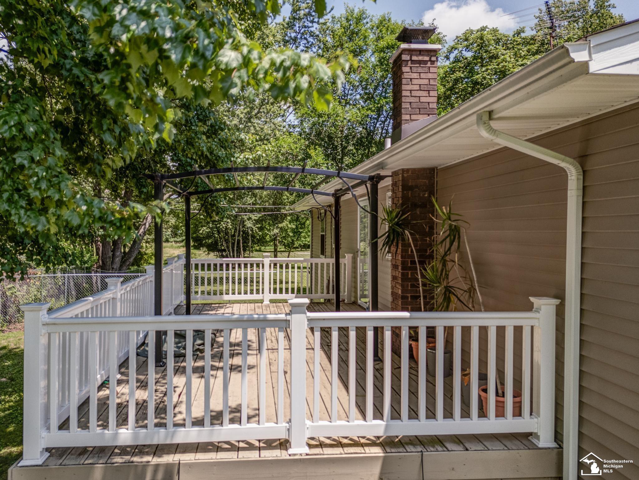 8870 Dixon Road Monroe, MI 48161 - Photo 7 of 45