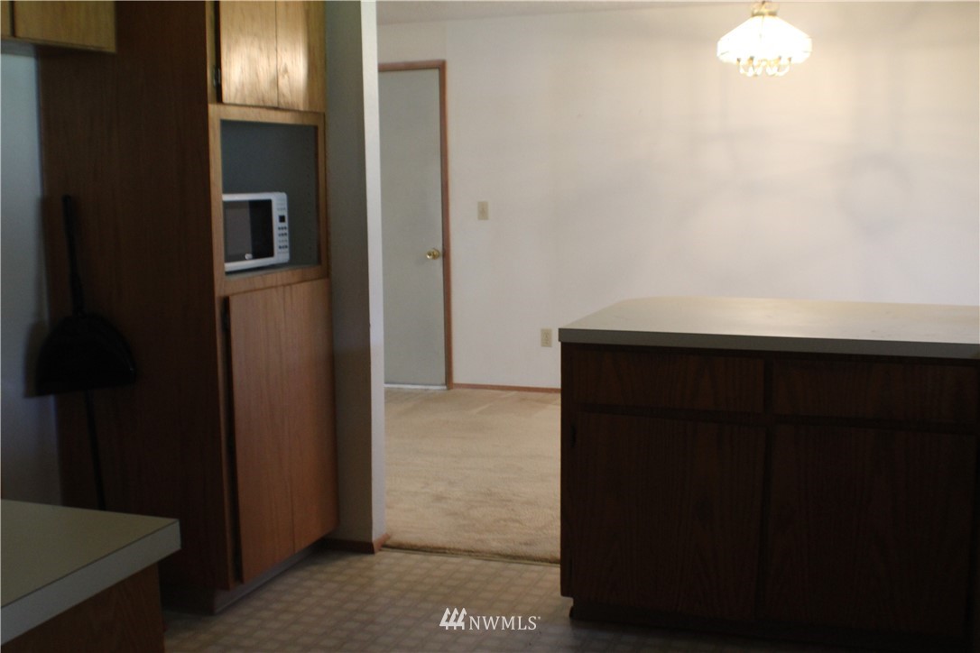 3102 Pershing Way Longview, WA 98632 - Photo 5 of 26 Gallery Image 5