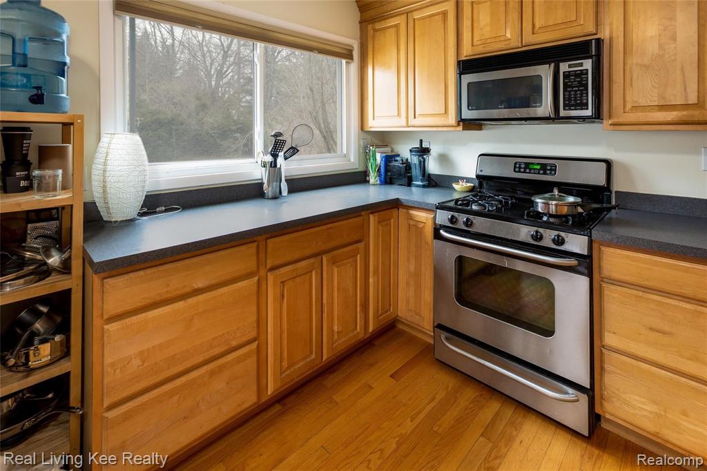1294 Maple Drive Rochester, MI 48307 - Photo 9 of 20