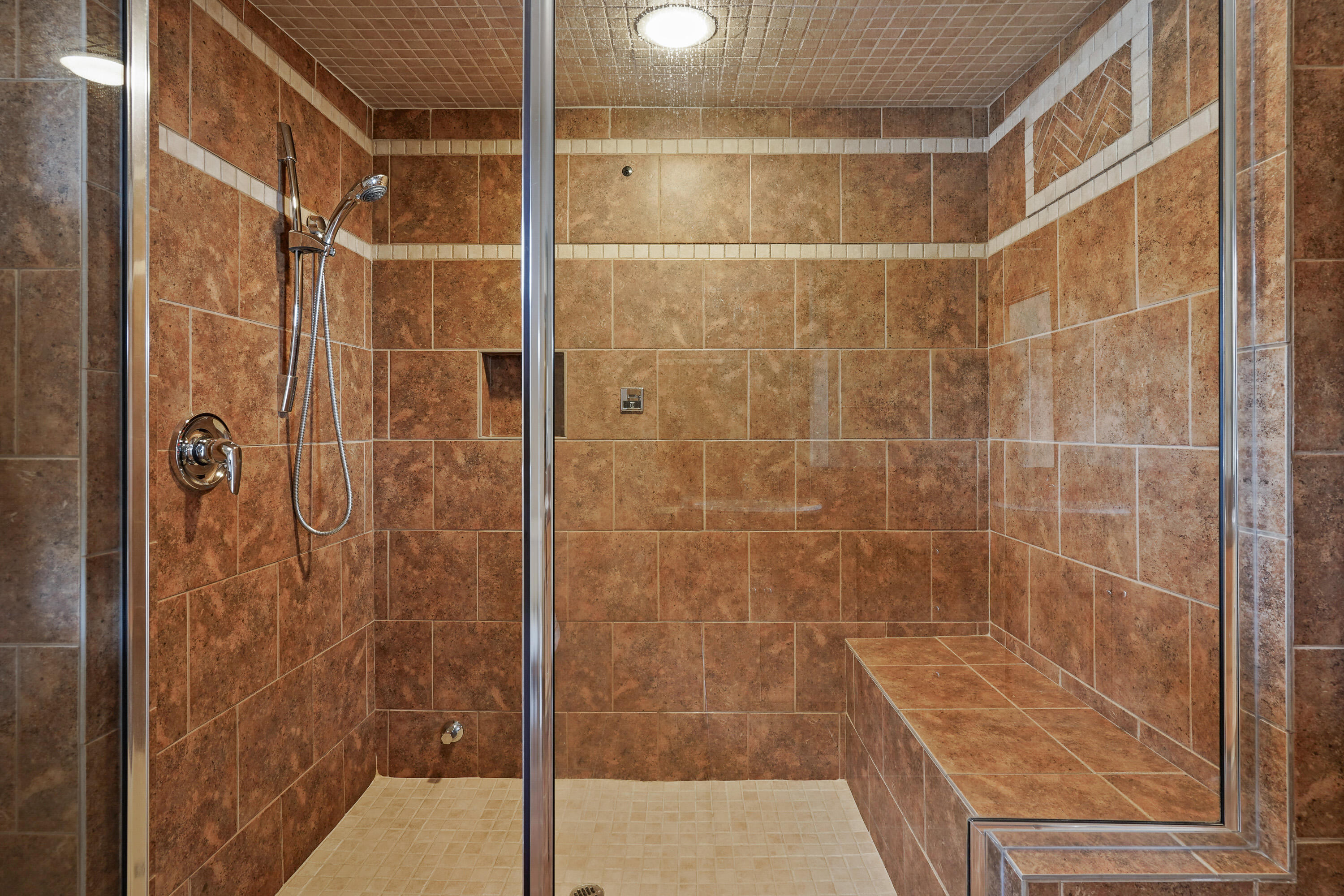 8578 Southwest Shad Road Terrebonne, OR 97760 - Photo 19 of 42 Full tile shower in primary bathroom