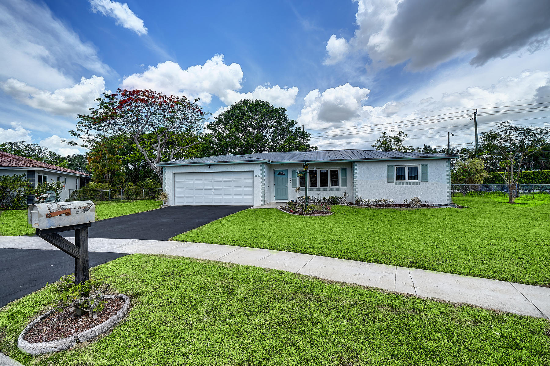 4699 Addison Street Boca Raton, FL 33428 - Photo 3 of 34 Long Driveway