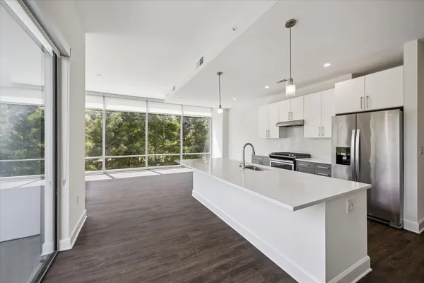 $5,103 | 2000 Hughes Landing Boulevard, Unit 339, The Woodlands, TX 77380