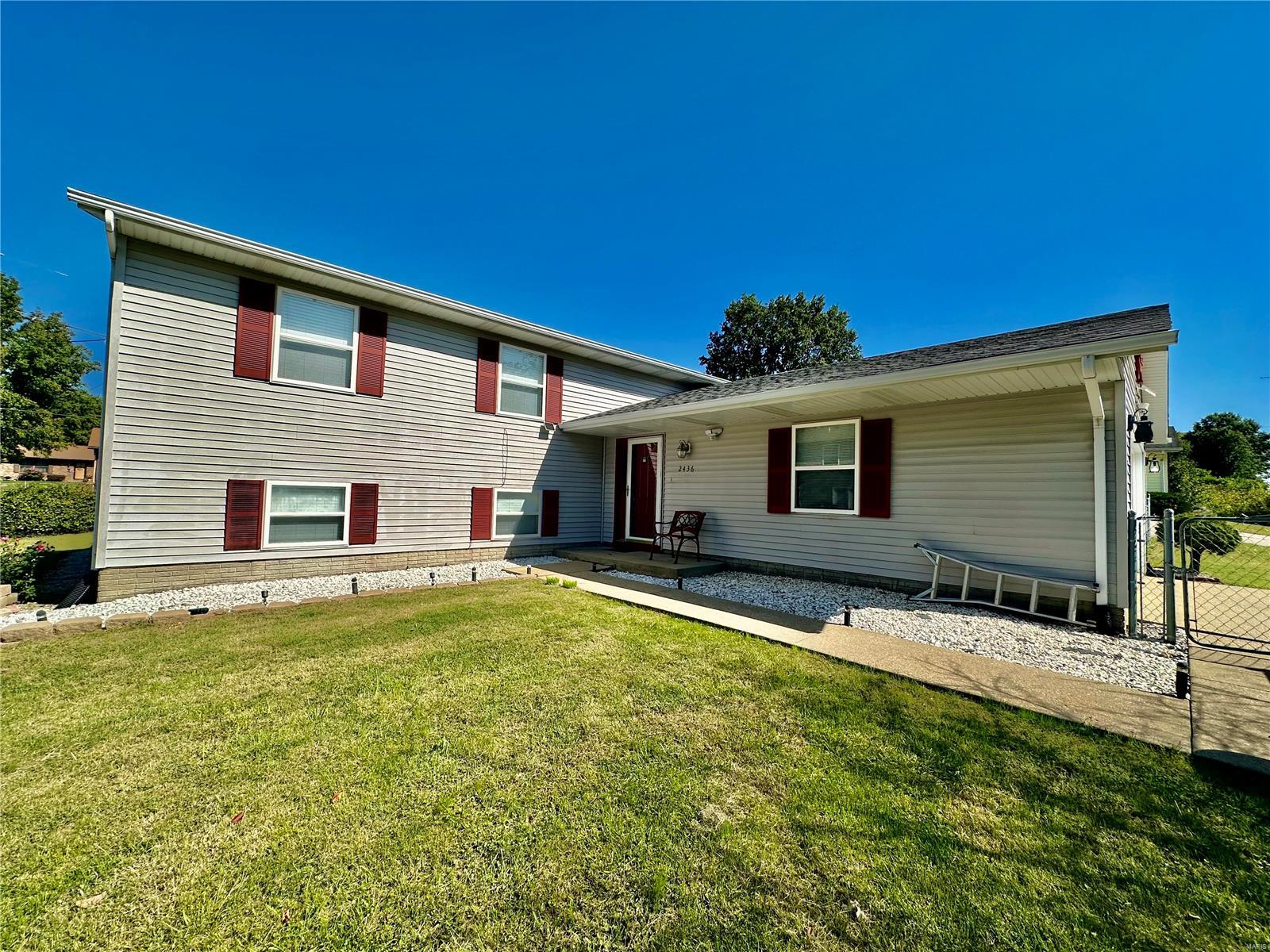 2436 Union School Road Alton, IL 62002 - Photo 1 of 58 Gallery Image 1