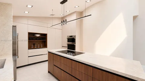 $1,900,000 | 2765 Northeast 35th Drive, Fort Lauderdale, FL 33308