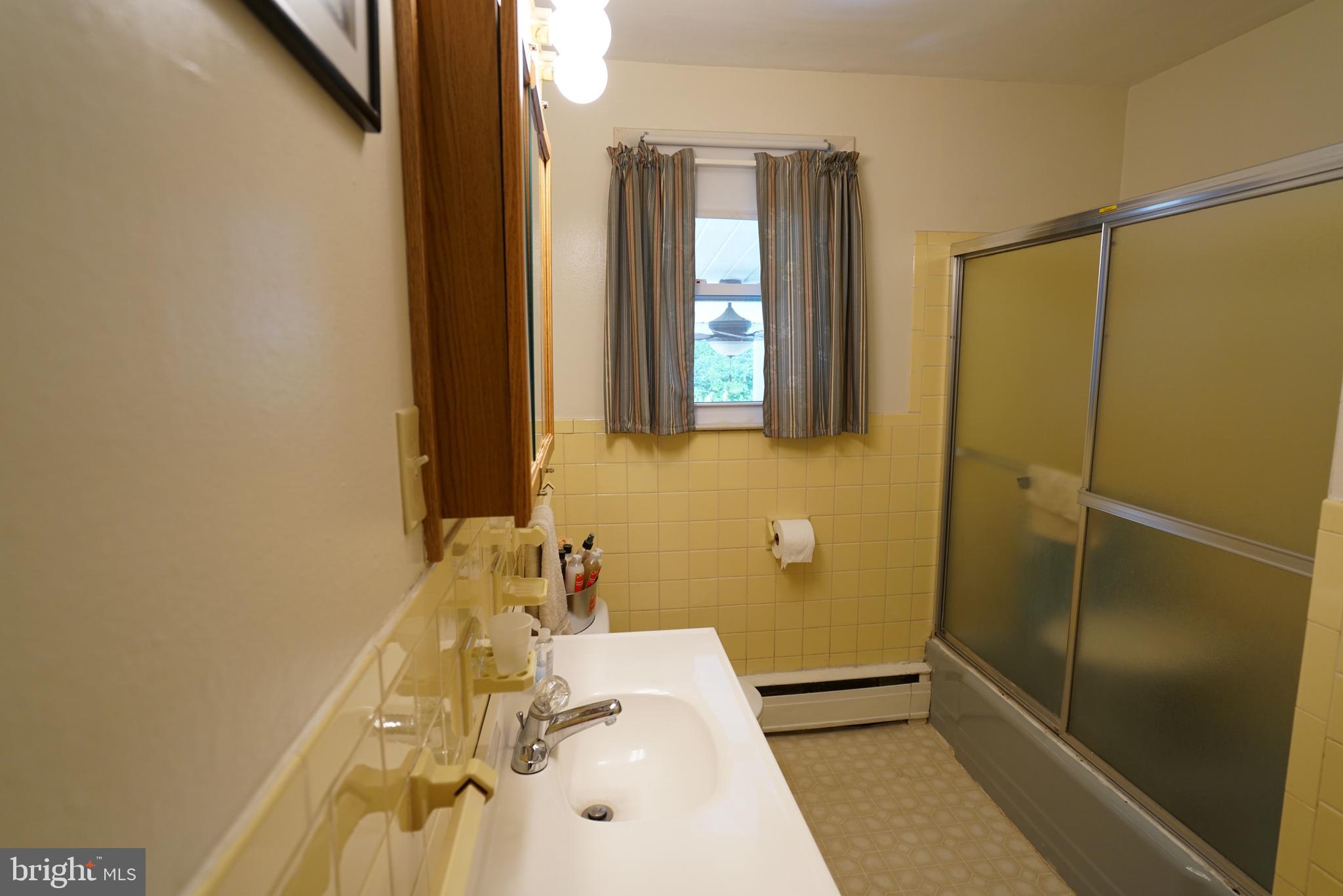 1385 Chestnut Grove Road Pottstown, PA 19464 - Photo 11 of 30 Gallery Image 11