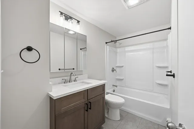 $2,800 | 4 Sandberg Road, Unit R, Billerica, MA 01821