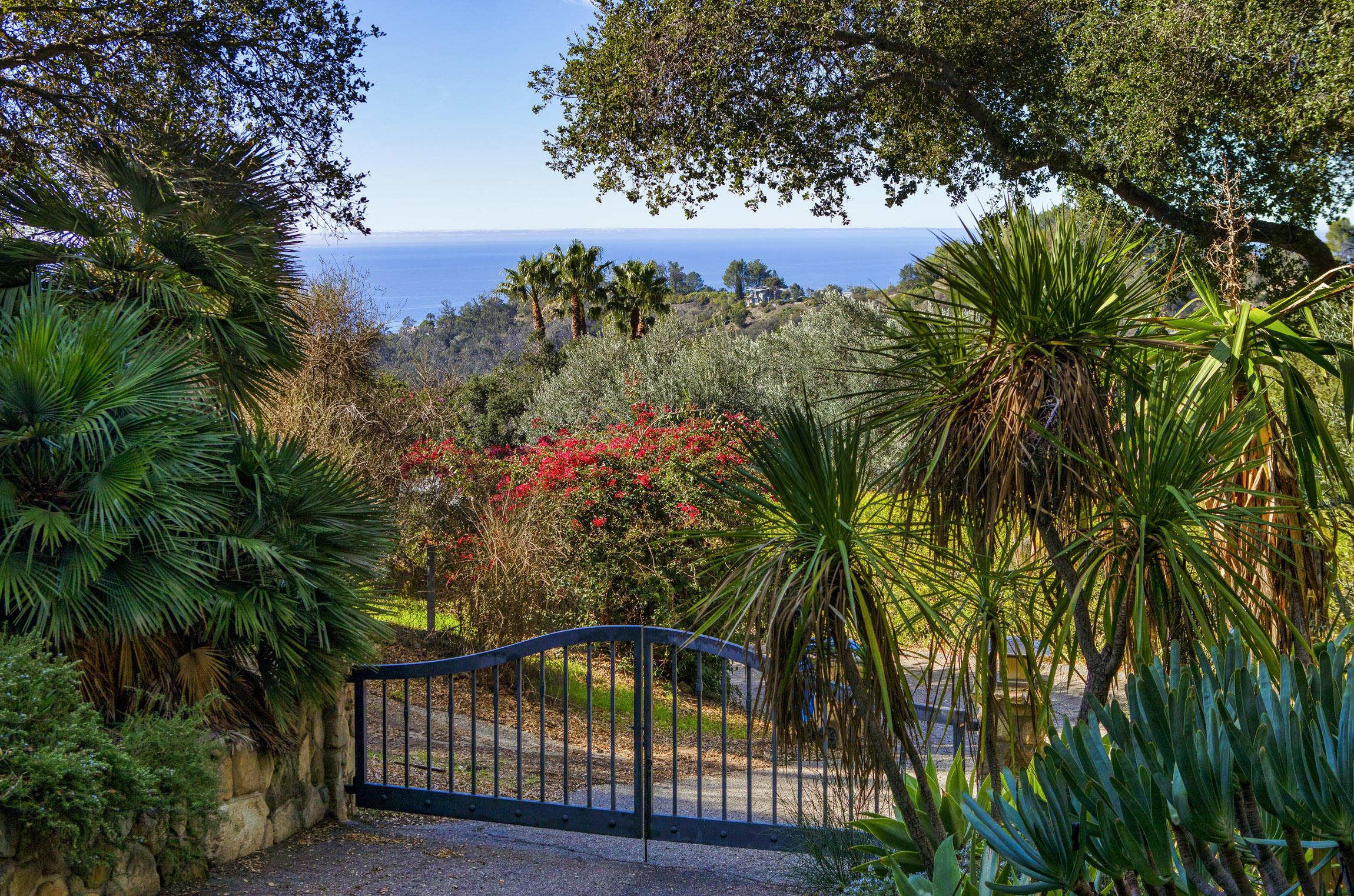 904 Toro Canyon Road Santa Barbara, CA 93108 - Photo 3 of 25 904 Toro Canyon_0016