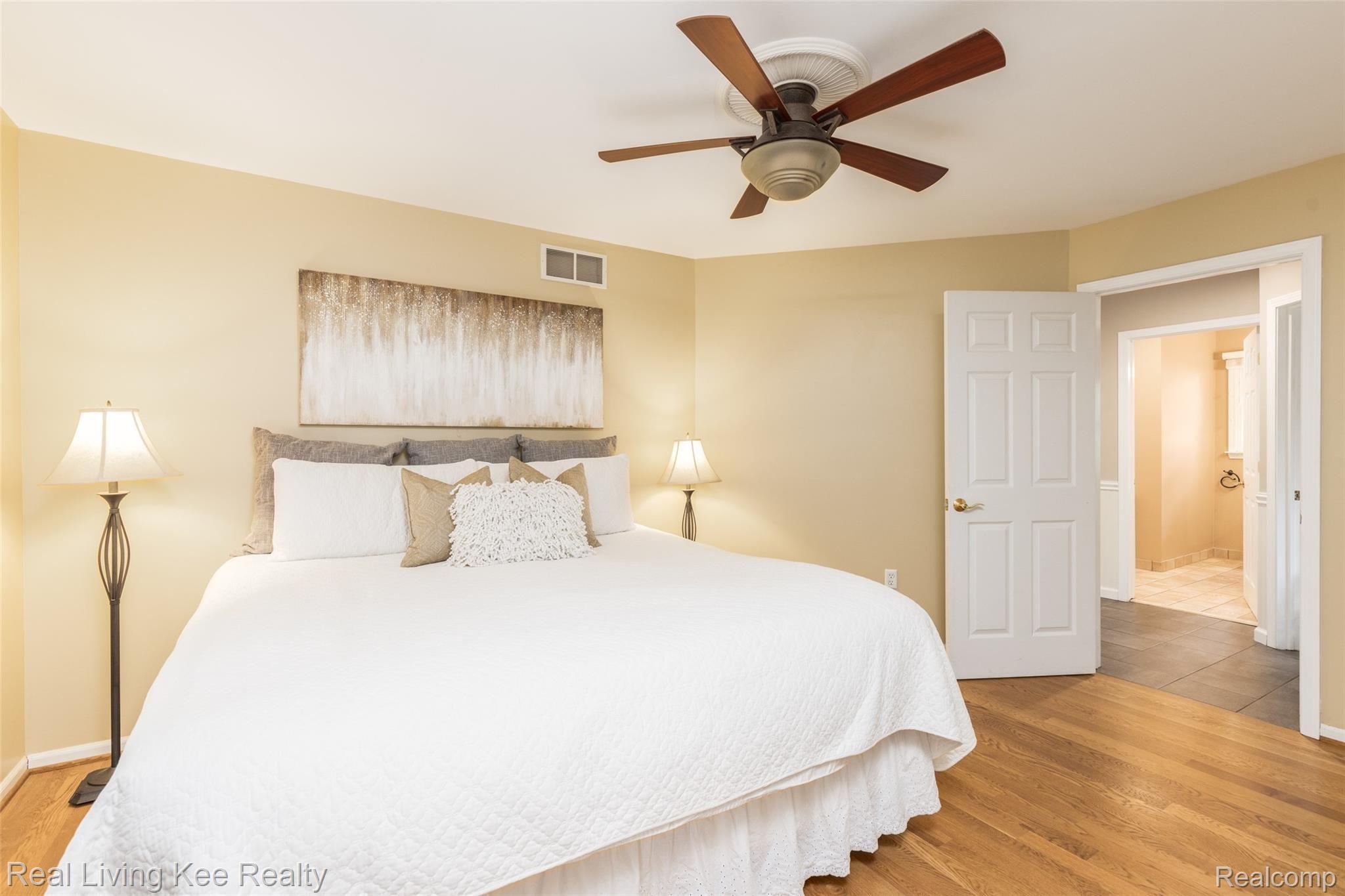 509 Driftwood Avenue Rochester, MI 48307 - Photo 15 of 48 509 Driftwood -13.jpg