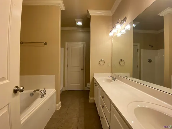 $1,800 | 4848 Windsor Village Drive, Unit 74, St. George, LA 70817