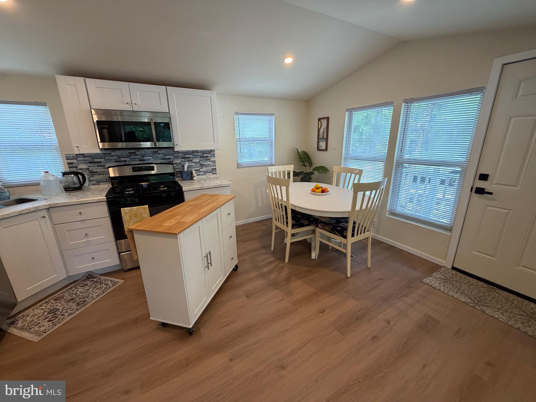 515 Corsons Tavern Road, Unit B17 Ocean View, NJ 08230 - Photo 9 of 26 kitchen