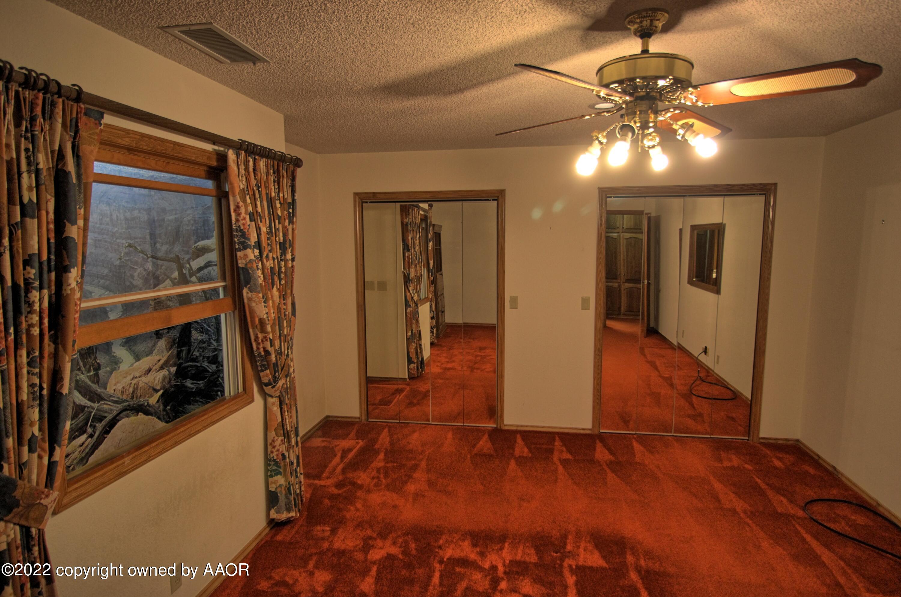 12475 Spur 192 Perryton, TX 79070 - Photo 14 of 21 Spur 192 guest bedroom