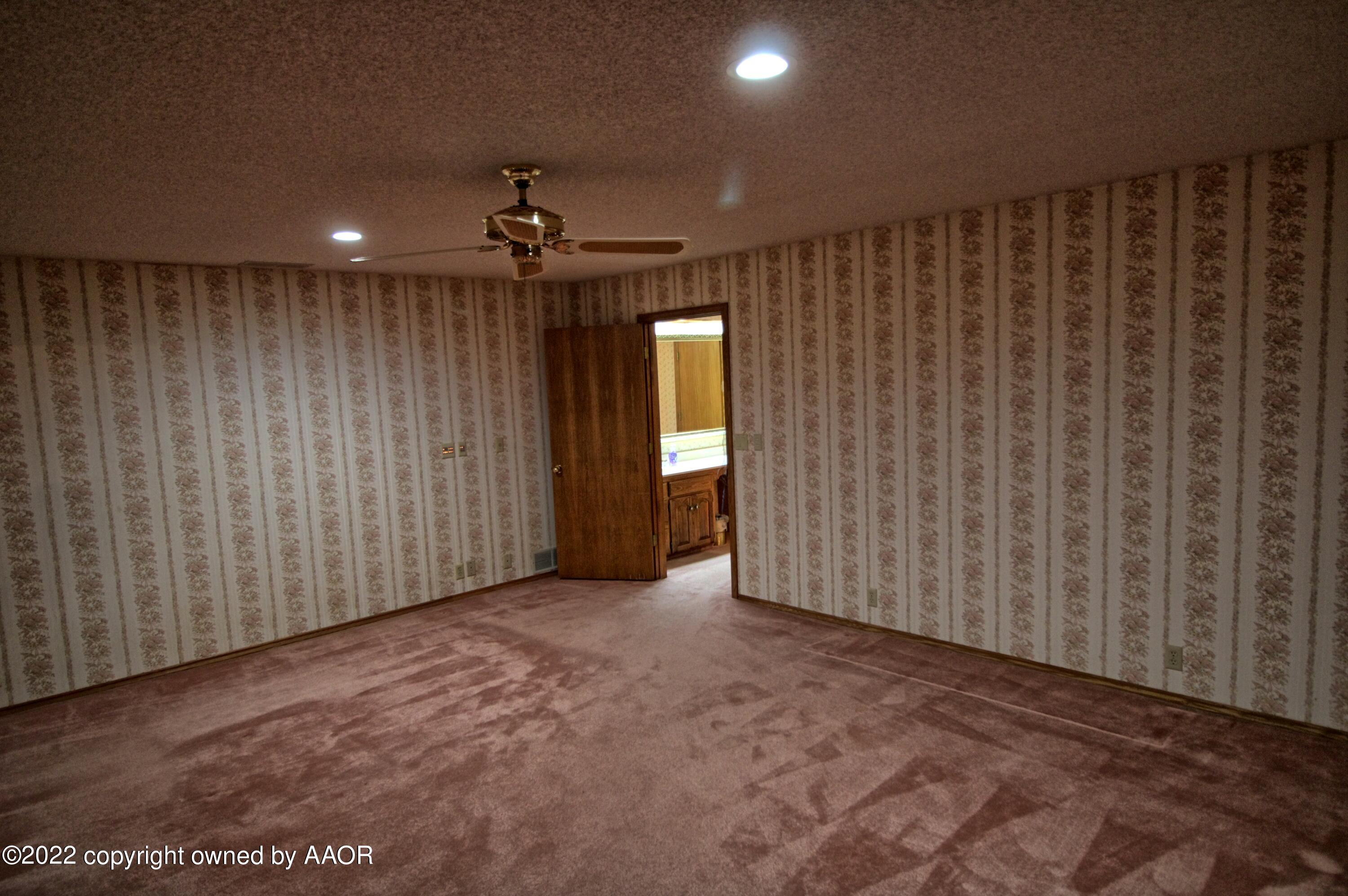 12475 Spur 192 Perryton, TX 79070 - Photo 16 of 21 Spur 192 primary bedroom