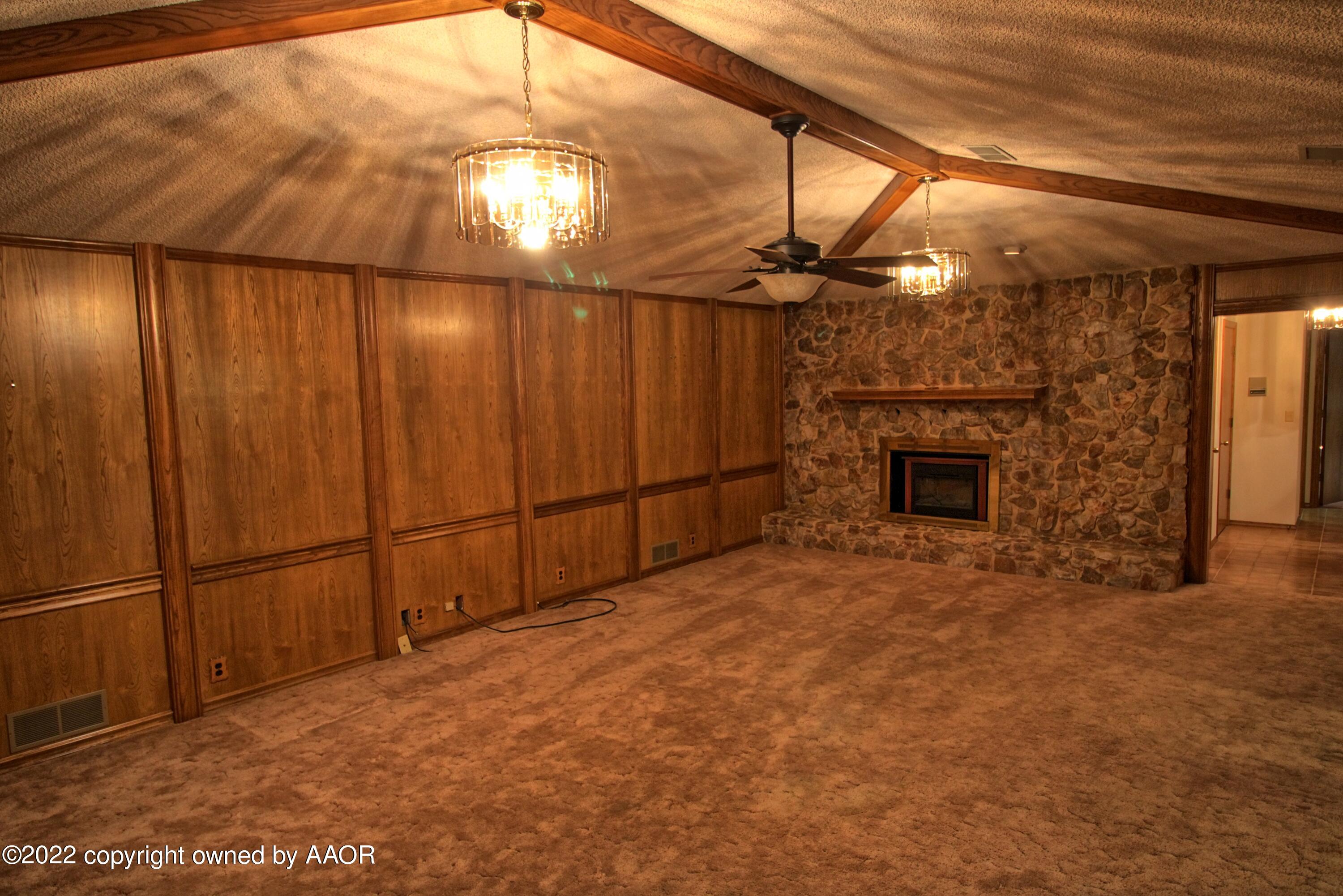 12475 Spur 192 Perryton, TX 79070 - Photo 8 of 21 Spur 192 living