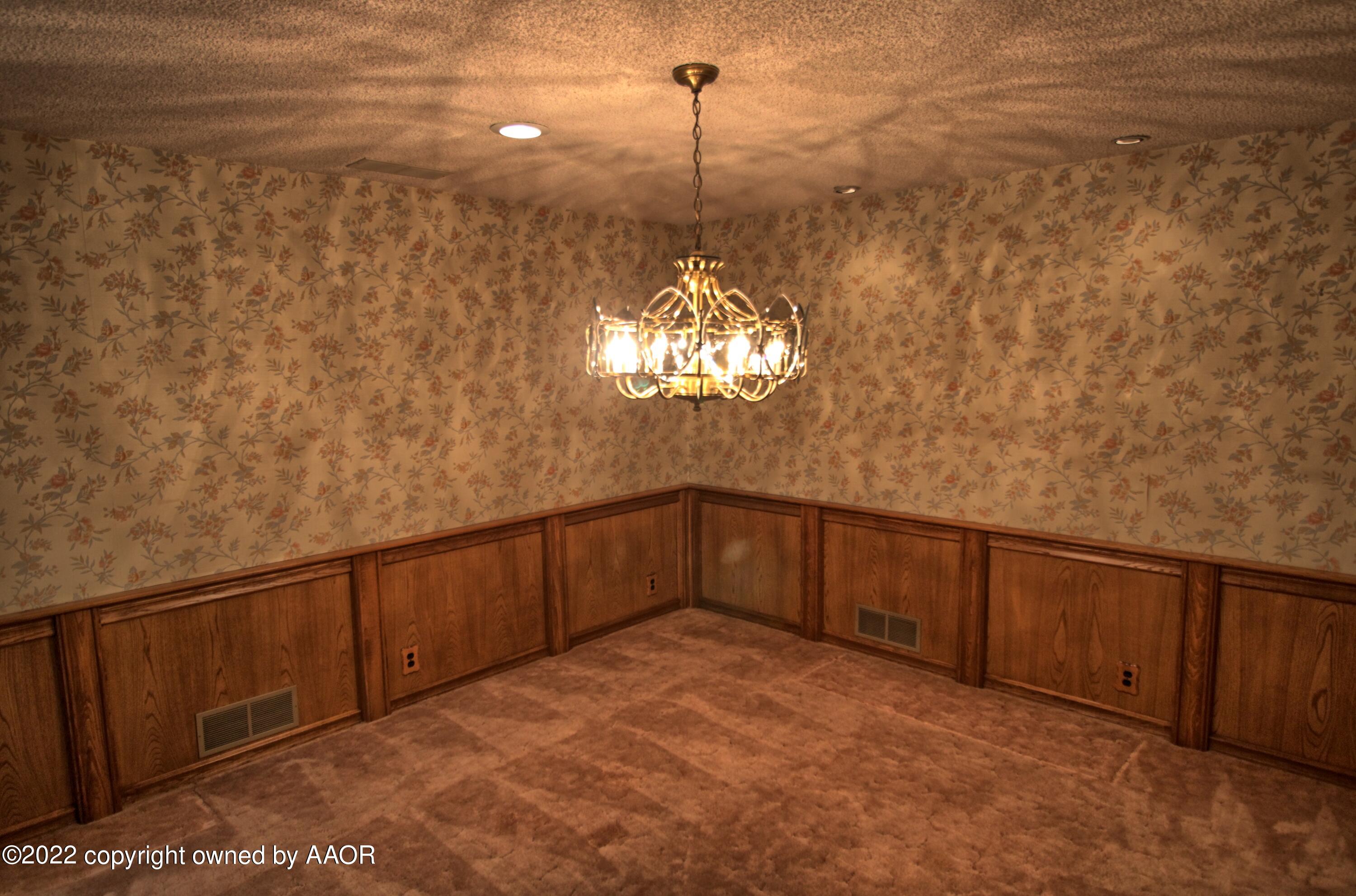 12475 Spur 192 Perryton, TX 79070 - Photo 9 of 21 Spur 192 dining