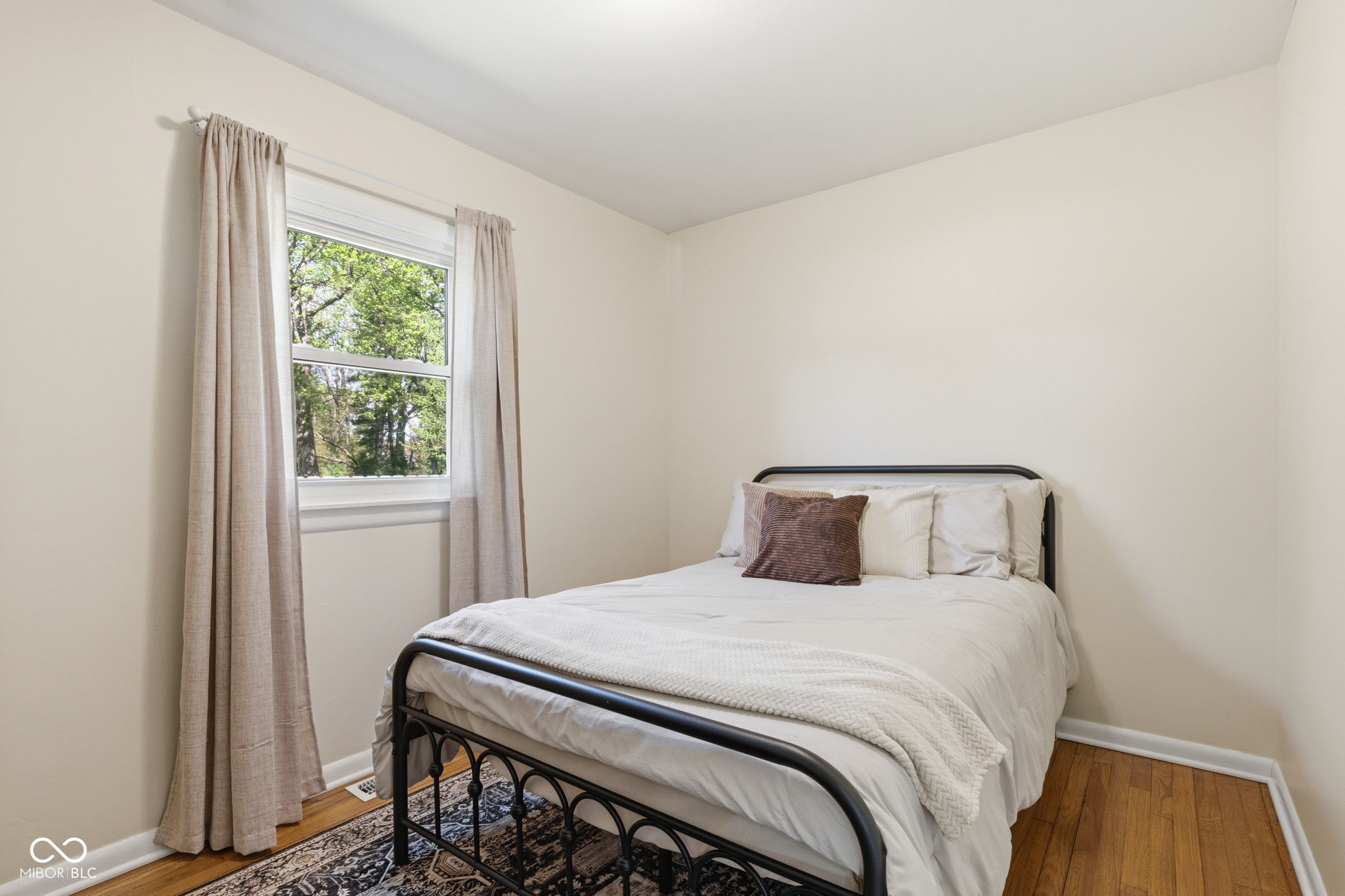 136 East Central Way Pendleton, IN 46064 - Photo 14 of 25