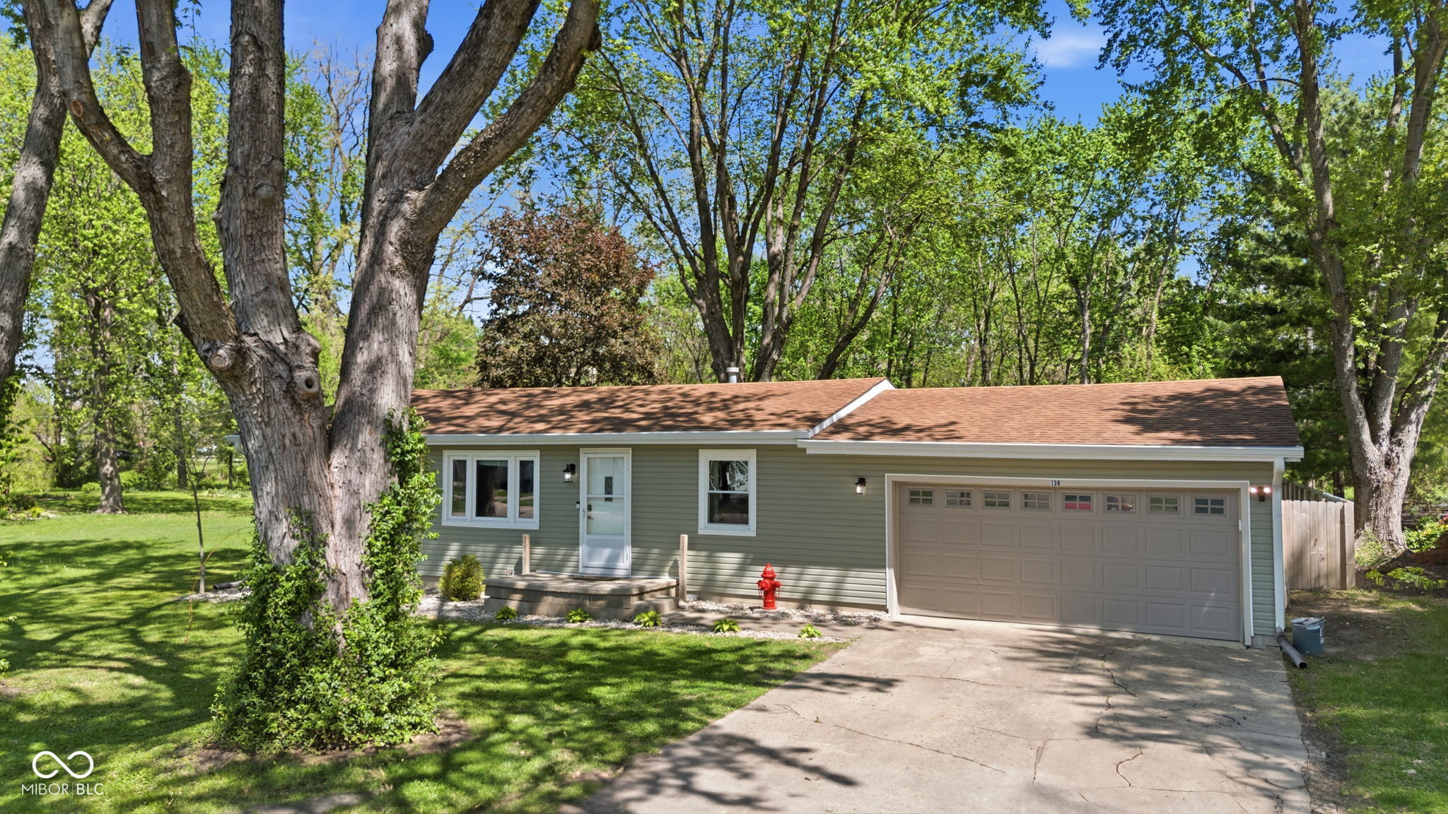 136 East Central Way Pendleton, IN 46064 - Photo 2 of 25