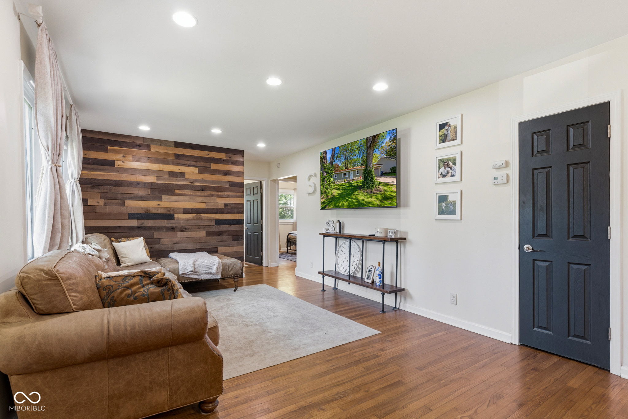 136 East Central Way Pendleton, IN 46064 - Photo 4 of 25