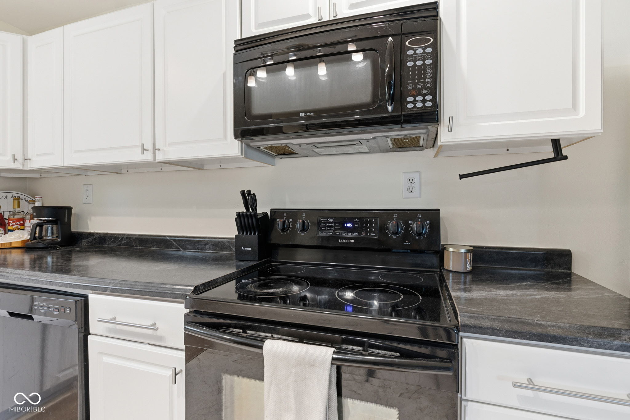 136 East Central Way Pendleton, IN 46064 - Photo 8 of 25