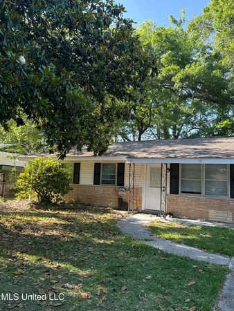 $190,000 | 229 Woodland Circle, Ocean Springs, MS 39564