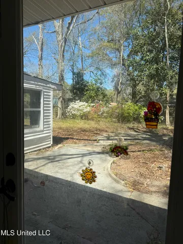 $206,000 | 229 Woodland Circle, Ocean Springs, MS 39564