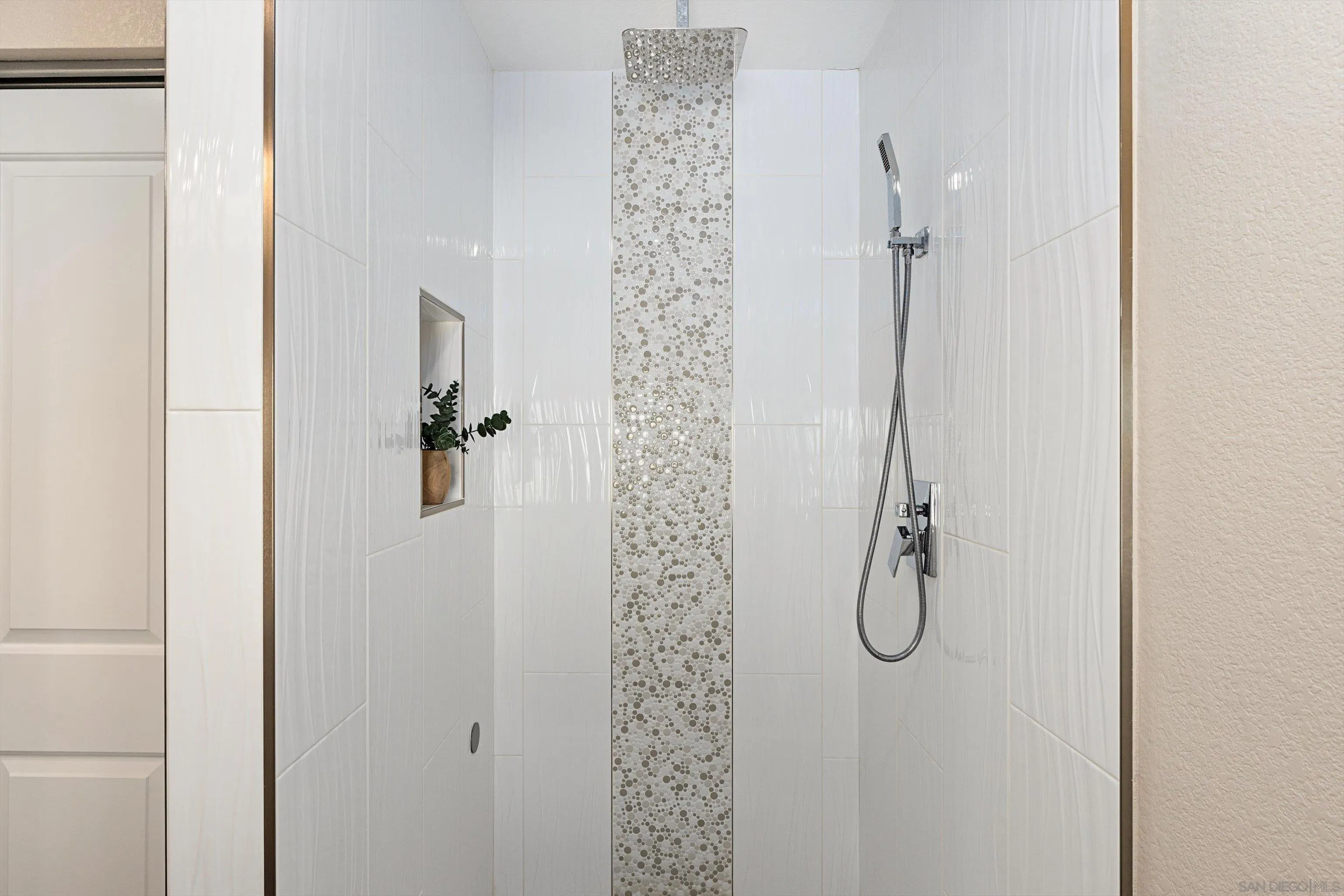 1913 Alga Road, Unit A Carlsbad, CA 92009 - Photo 22 of 44