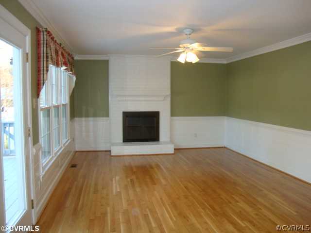 Den/Family/Great Room - Spacious family room with