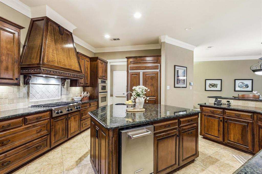2726 Country Club Road Pantego, TX 76013 - Photo 8 of 37 Gallery Image 8