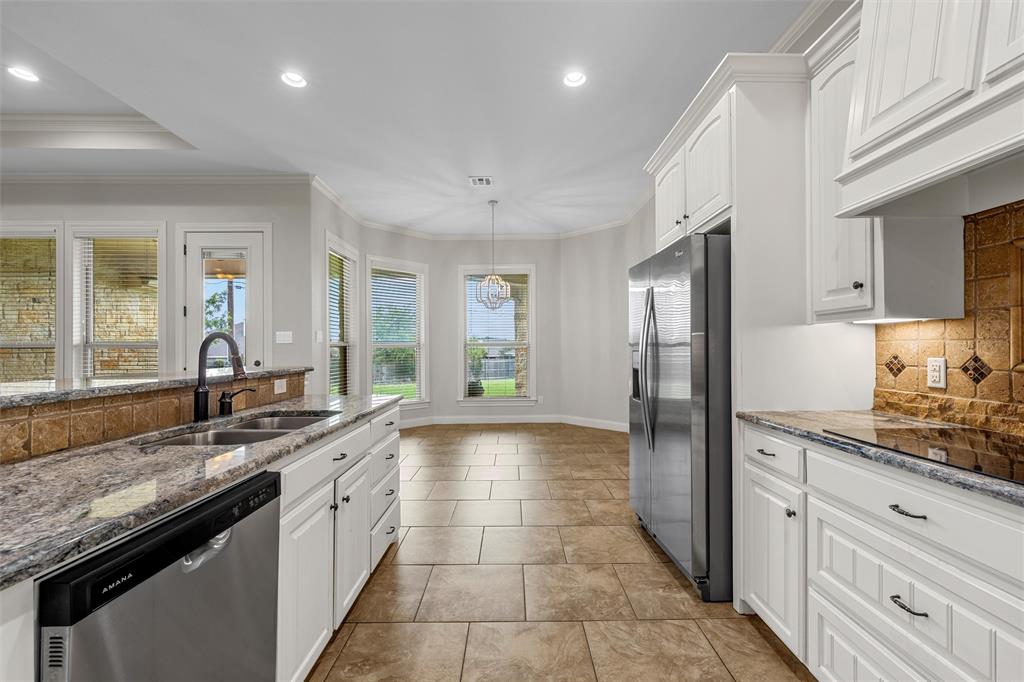 144 Ellis Farm Road Hewitt, TX 76643 - Photo 15 of 36 Kitchen