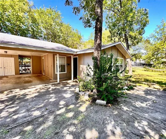 $1,895 | 916 East 37th Street, Unit B (BACK BUILDING), Austin, TX 78705