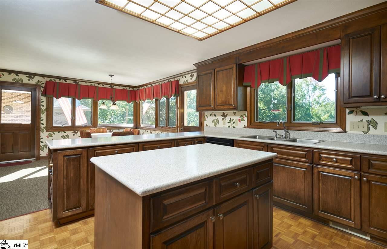 103 Raven Road Greenville, SC 29615 - Photo 19 of 36
