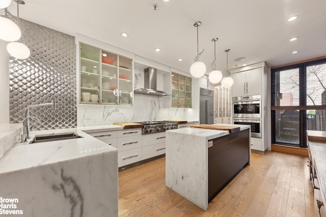 249 West 99th Street Manhattan, NY 10025 - Photo 2 of 21