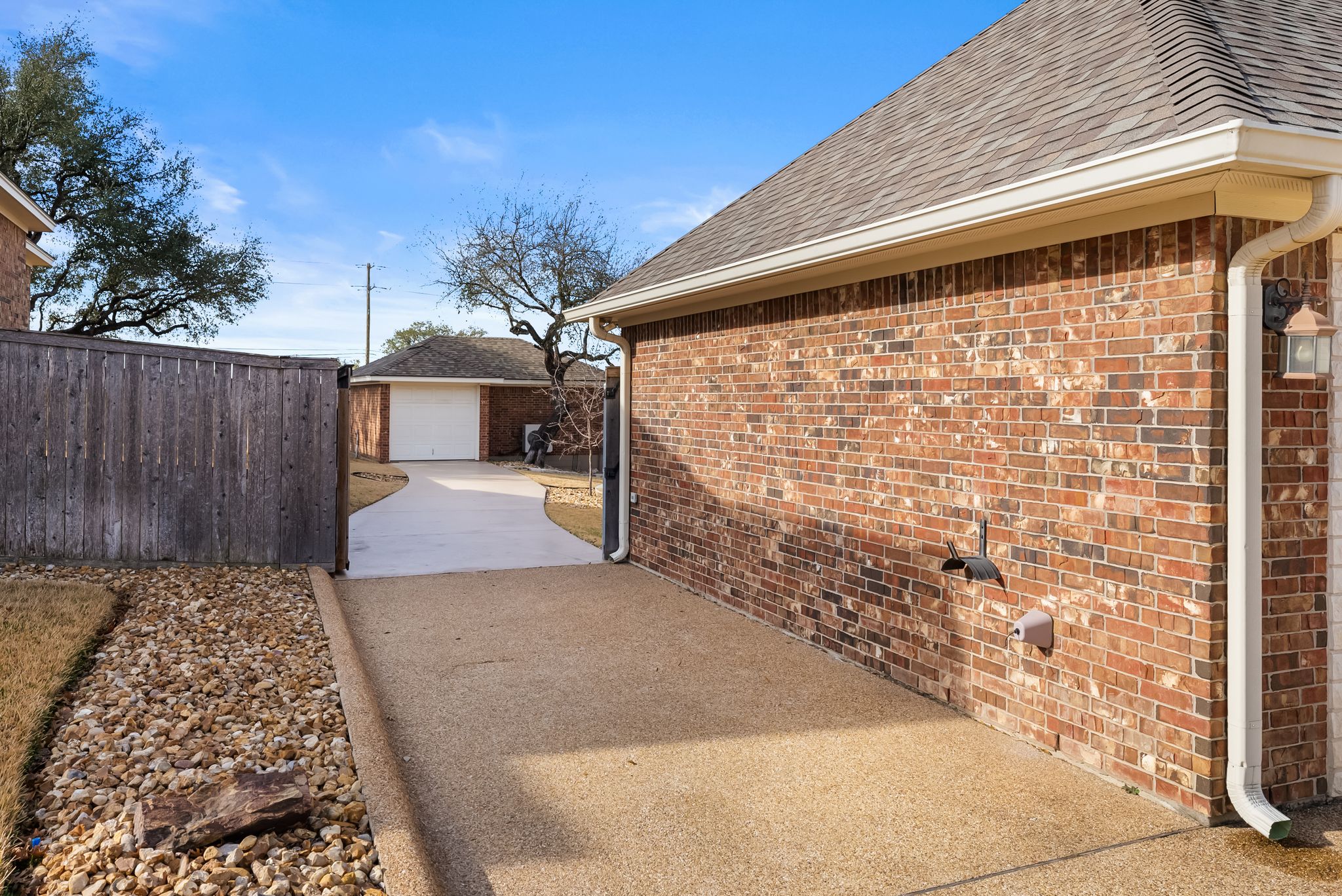 1735 Alta Vista Loop Temple, TX 76502 - Photo 29 of 38 a view of a backyard
